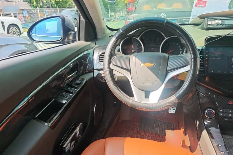 Used Chevrolet Cruze 2013 1.6L SE AT Steering Wheel