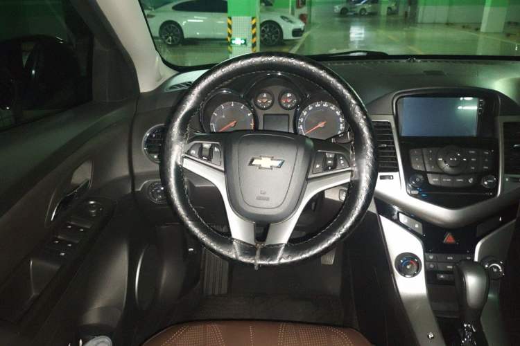 Used Chevrolet Cruze 2013 1.8L SX AT Steering Wheel