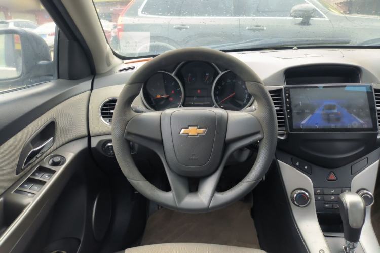 Used Chevrolet Cruze 2013 1.8L SE AT Steering Wheel