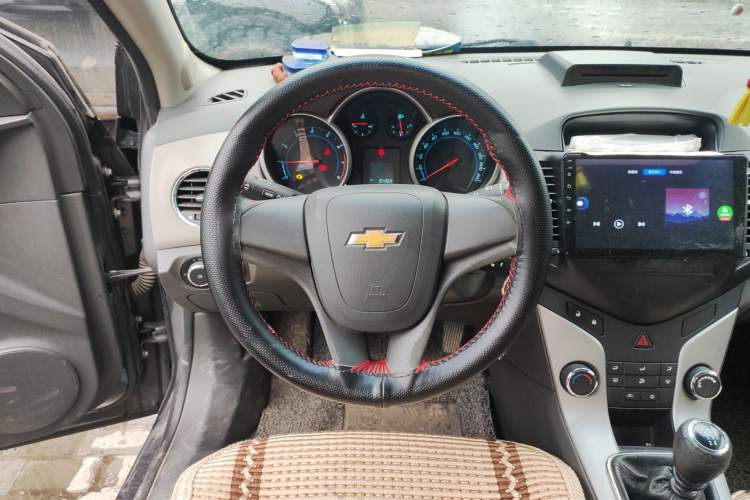 Used Chevrolet Cruze 2013 1.6L SL MT Steering Wheel