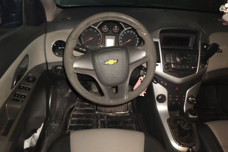 Used Chevrolet Cruze 2013 1.6L SL MT Steering Wheel