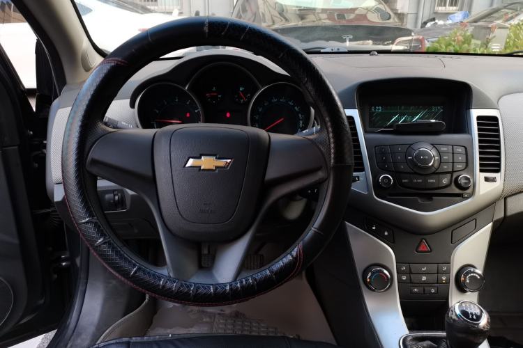 Used Chevrolet Cruze 2013 1.6L SE MT Steering Wheel