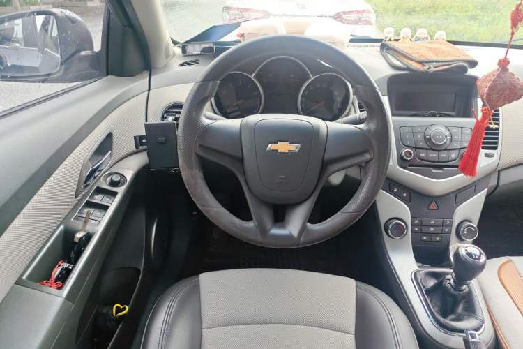 Used Chevrolet Cruze 2013 1.6L SE MT Steering Wheel