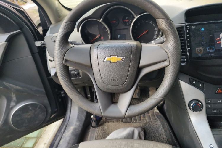 Used Chevrolet Cruze 2013 1.8L SE AT Steering Wheel