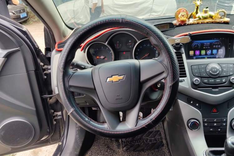 Used Chevrolet Cruze 2013 1.6L SE MT Steering Wheel