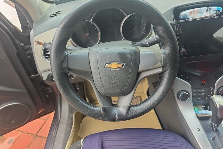 Used Chevrolet Cruze 2013 1.8L SE AT Steering Wheel