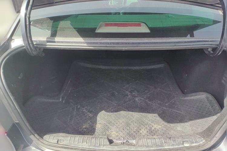 Used Chevrolet Cruze 2013 1.6L SE MT Trunk