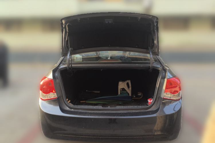 Used Chevrolet Cruze 2013 1.6L SL Sunroof Edition MT Trunk