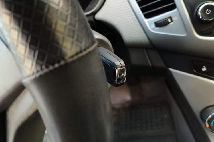 Used Chevrolet Cruze 2013 1.6L SE MT Vehicle Key