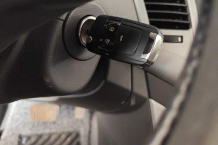 Used Chevrolet Cruze 2013 1.6L SE AT Vehicle Key