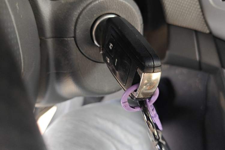Used Chevrolet Cruze 2013 1.6L SE MT Vehicle Key