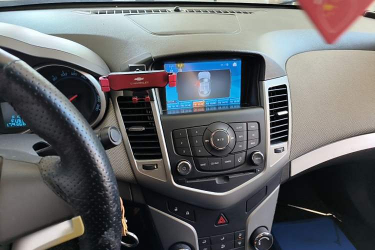 Used Chevrolet Cruze 2013 1.6L SL Grand Edition Manual Transmission Audio And AC Panel