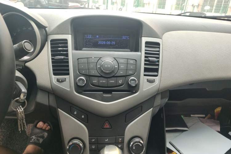 Used Chevrolet Cruze 2013 1.8L SE AT Audio And AC Panel