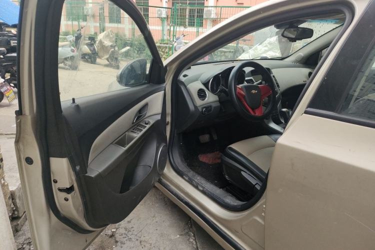 Used Chevrolet Cruze 2013 1.8L SE AT Driver Seat