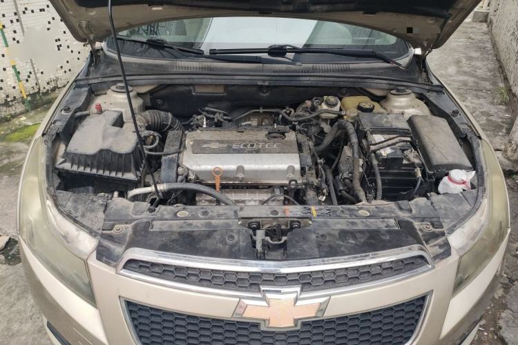 Used Chevrolet Cruze 2013 1.8L SE AT Engine Bay