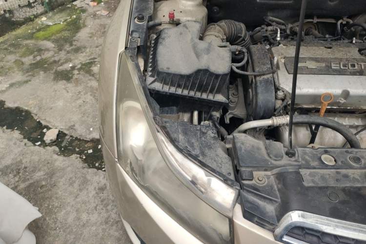 Used Chevrolet Cruze 2013 1.8L SE AT Engine Bay Right