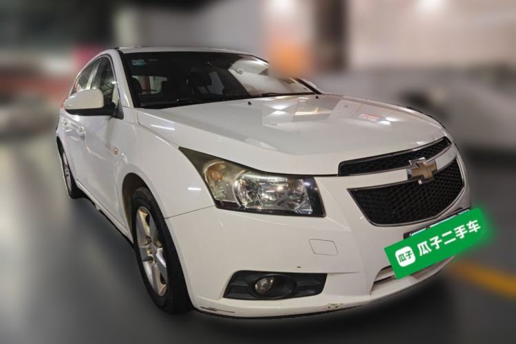 Used Chevrolet Cruze 2013 Hatchback 1.6L Automatic Luxury Model Front Right 45 Deg