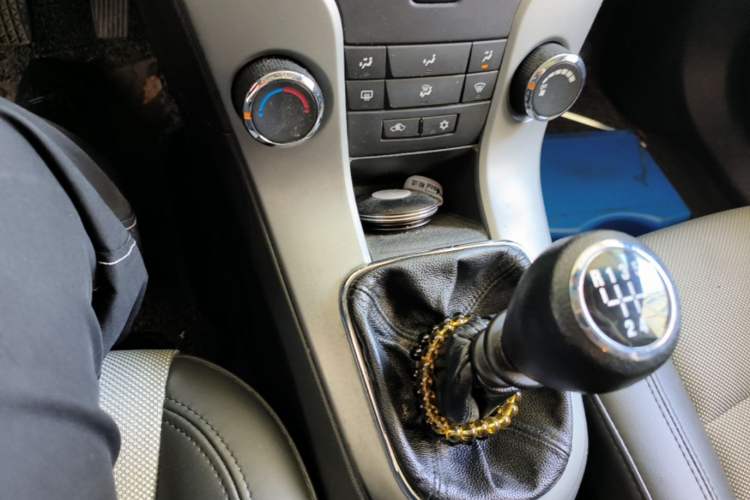Used Chevrolet Cruze 2013 1.6L SL Grand Edition Manual Transmission Gear Lever