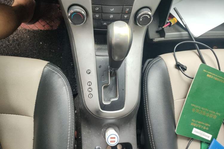 Used Chevrolet Cruze 2013 1.8L SE AT Gear Lever