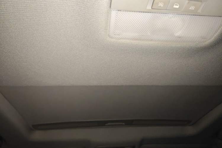 Used Chevrolet Cruze 2013 Hatchback 1.6L Automatic Luxury Model Headliner