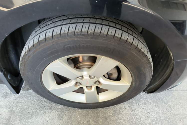 Used Chevrolet Cruze 2013 1.6L SL Grand Edition Manual Transmission Right Front Wheel Hub