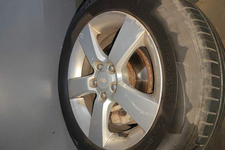 Used Chevrolet Cruze 2013 Hatchback 1.6L Automatic Luxury Model Right Front Wheel Hub