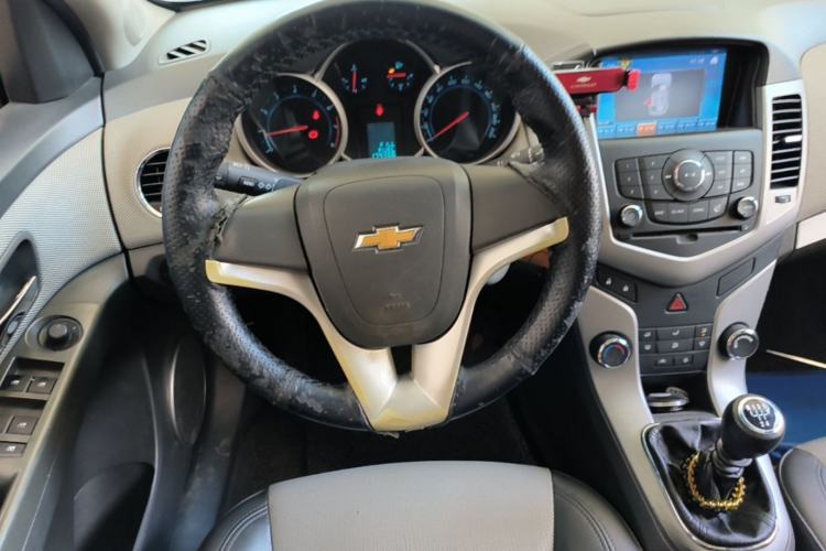Used Chevrolet Cruze 2013 1.6L SL Grand Edition Manual Transmission Steering Wheel