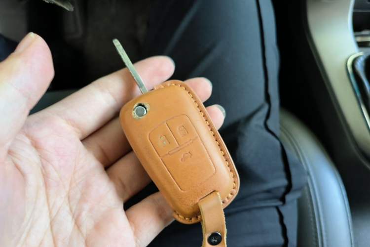 Used Chevrolet Cruze 2013 1.6L SL Grand Edition Manual Transmission Vehicle Key