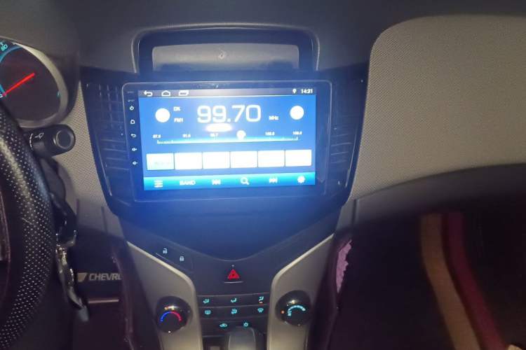 Used Chevrolet Cruze 2013 1.8L SE AT Audio And AC Panel