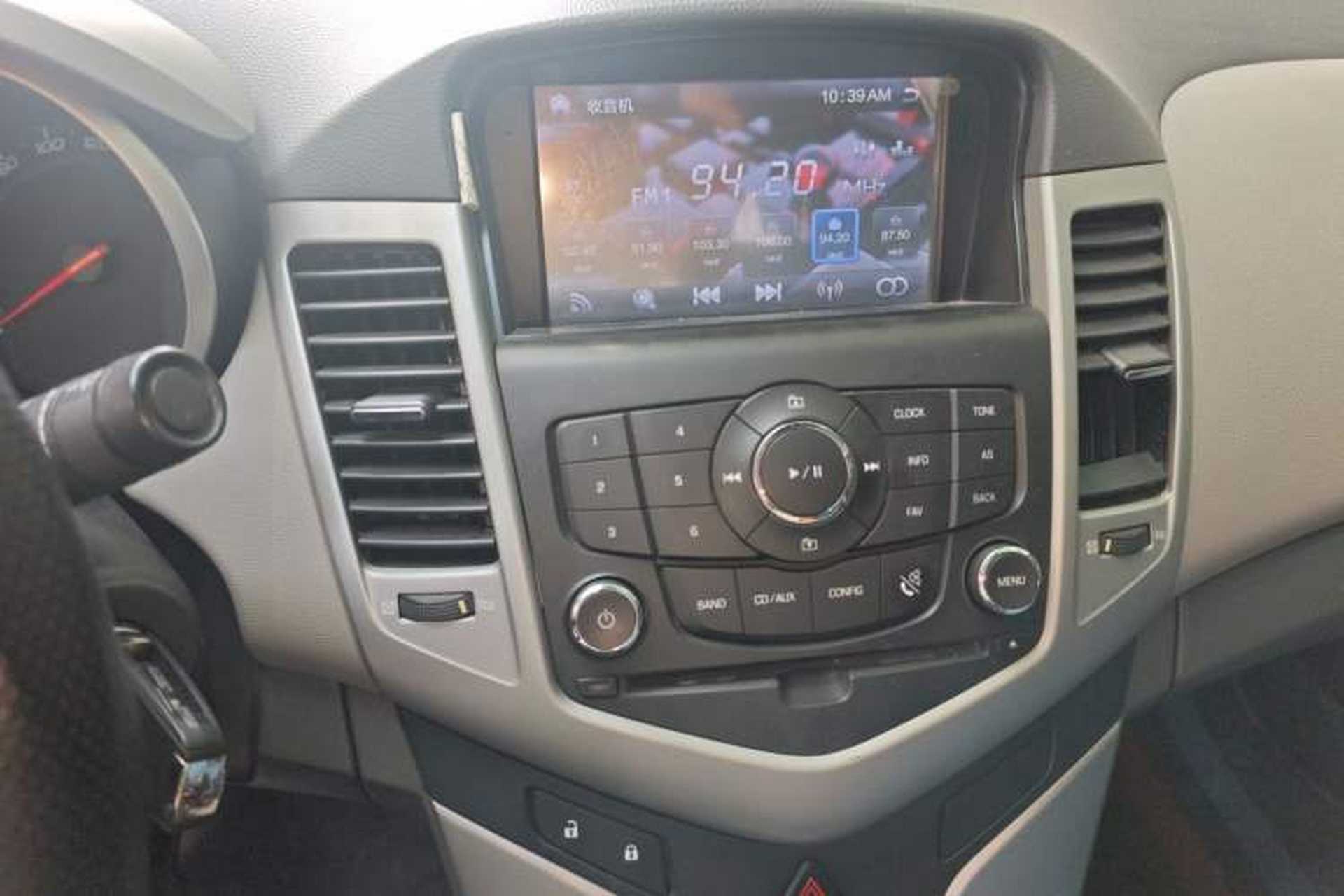 Used Chevrolet Cruze 2013 1.6L SL MT Audio And AC Panel