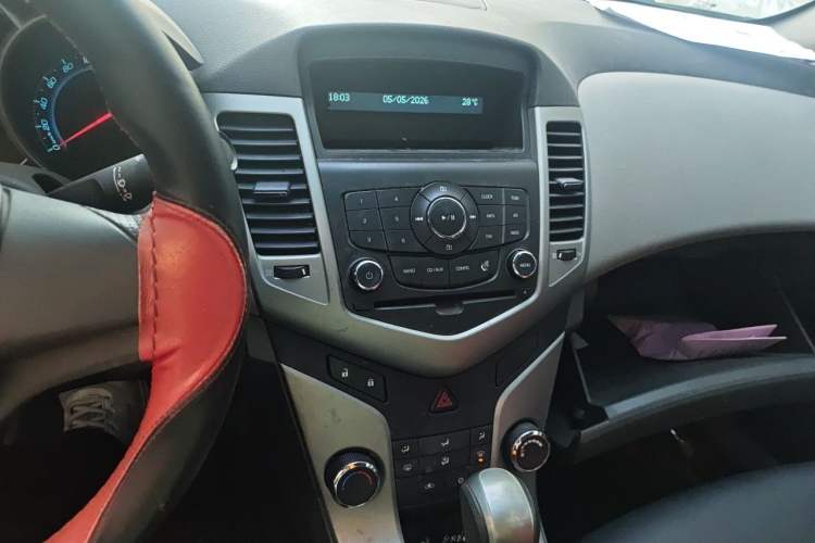 Used Chevrolet Cruze 2013 1.6L SL Grand Edition Automatic Audio And AC Panel