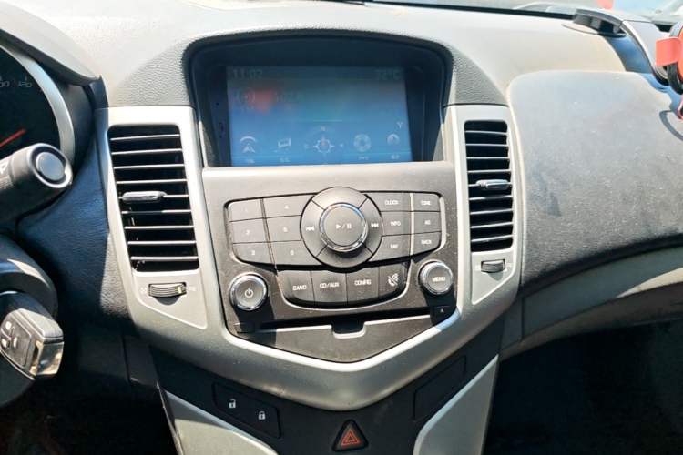 Used Chevrolet Cruze 2013 1.8L SE AT Audio And AC Panel