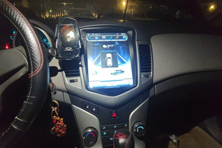 Used Chevrolet Cruze 2013 1.8L SE AT Audio And AC Panel