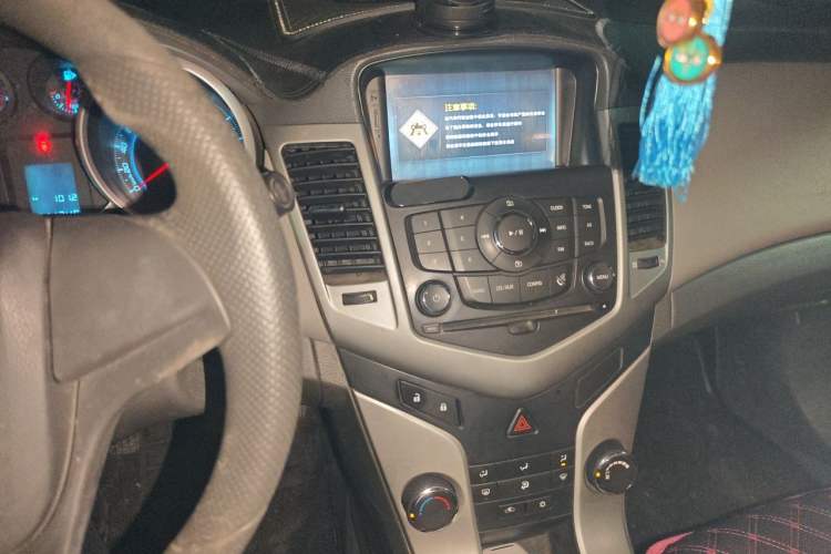 Used Chevrolet Cruze 2013 1.6L SL MT Audio And AC Panel