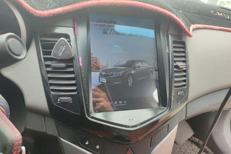 Used Chevrolet Cruze 2013 1.6L SL MT Audio And AC Panel