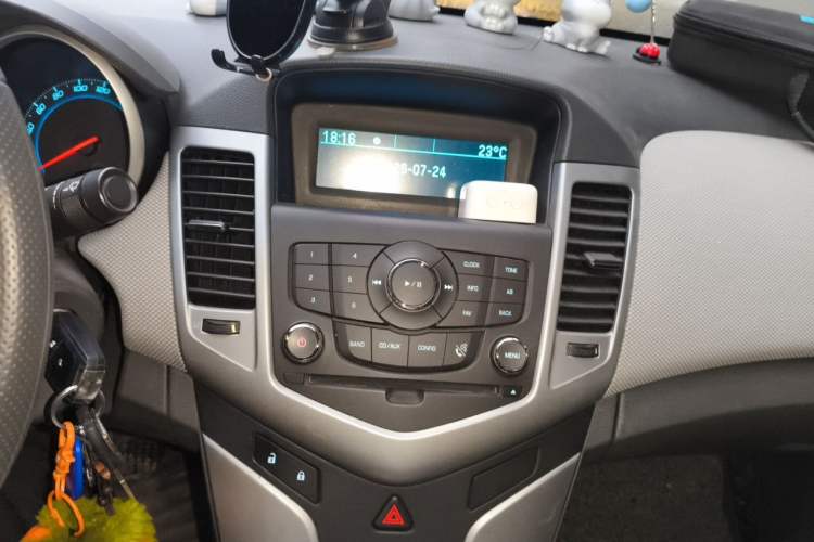 Used Chevrolet Cruze 2013 1.8L SE AT Audio And AC Panel