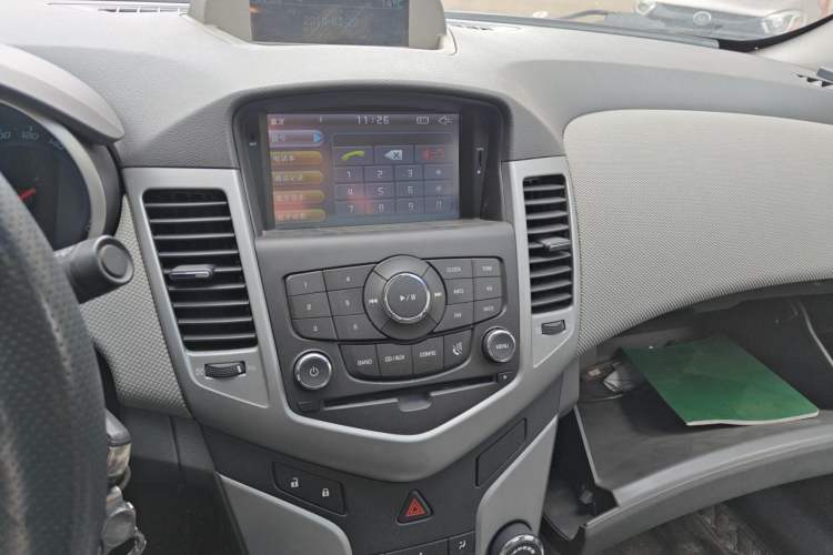 Used Chevrolet Cruze 2013 1.6L SE MT Audio And AC Panel