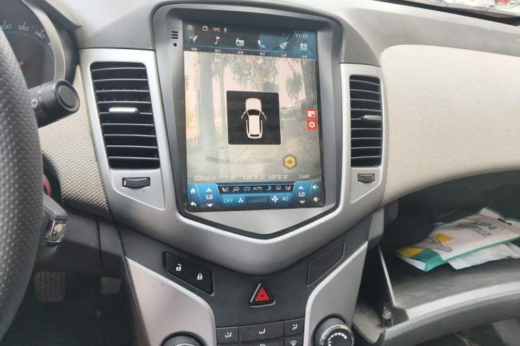 Used Chevrolet Cruze 2013 1.6L SE MT Audio And AC Panel