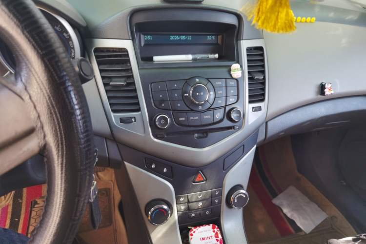 Used Chevrolet Cruze 2013 1.6L SL MT Audio And AC Panel