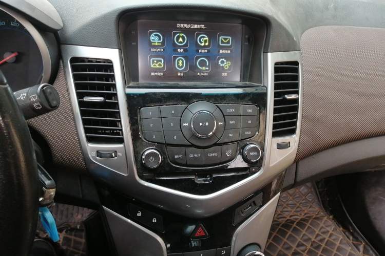 Used Chevrolet Cruze 2013 Hatchback 1.6L Automatic Luxury Model Audio And AC Panel