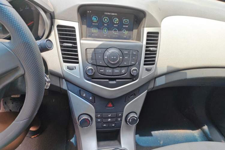 Used Chevrolet Cruze 2013 1.6L SE WTCC Edition MT Audio And AC Panel