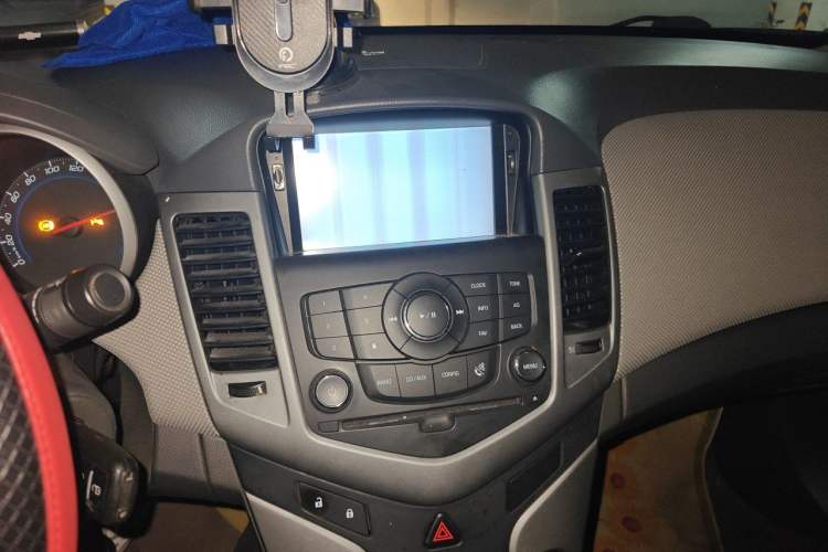 Used Chevrolet Cruze 2013 1.8L SE AT Audio And AC Panel