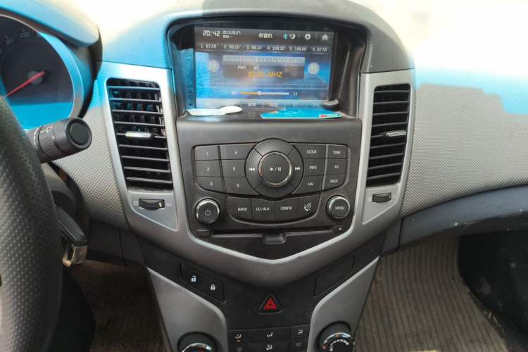 Used Chevrolet Cruze 2013 1.6L SE MT Audio And AC Panel