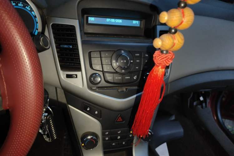 Used Chevrolet Cruze 2013 1.6L SL MT Audio And AC Panel