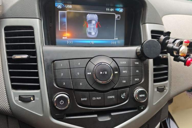 Used Chevrolet Cruze 2013 1.8L SE AT Audio And AC Panel