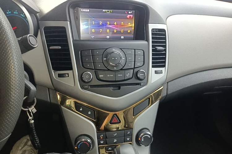 Used Chevrolet Cruze 2013 1.6L SL Grand Edition Automatic Audio And AC Panel