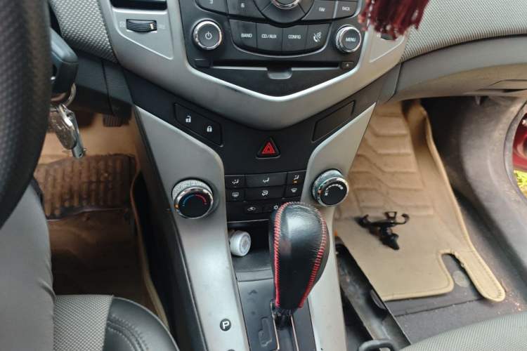 Used Chevrolet Cruze 2013 1.8L SE AT Audio And AC Panel