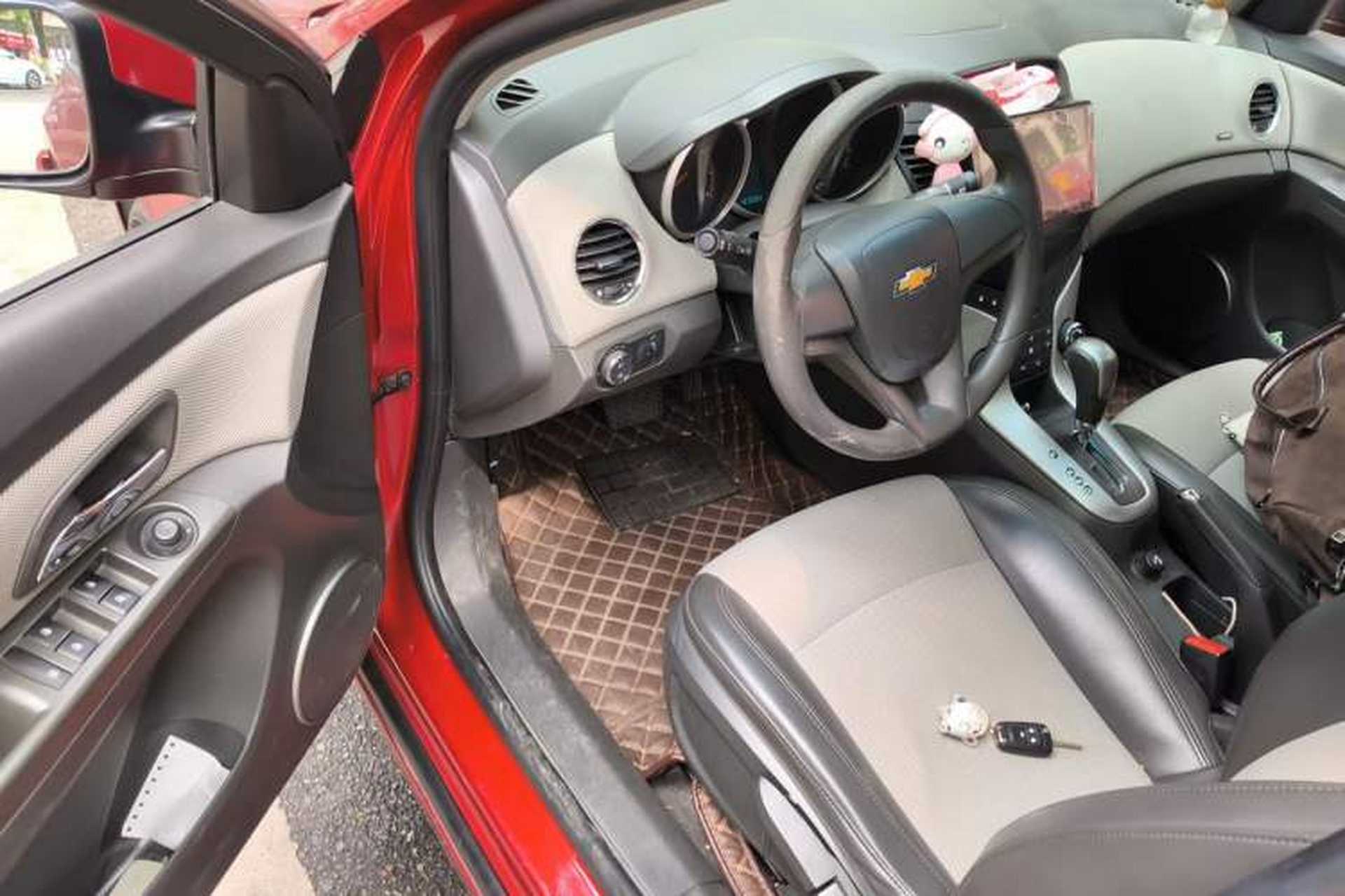 Used Chevrolet Cruze 2013 1.8L SE AT Driver Seat