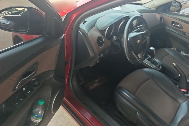 Used Chevrolet Cruze 2013 Hatchback 1.6L Automatic Luxury Model Driver Seat