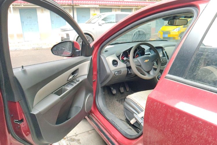 Used Chevrolet Cruze 2013 1.6L SE MT Driver Seat